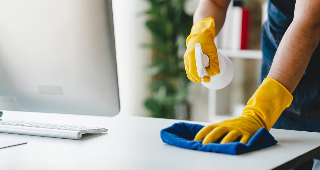 Cleaning_Desk_Office